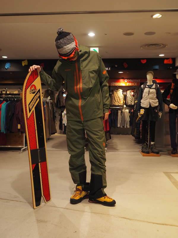 新品 希少サイズ マムート スノーパンツ スキー ボード XL 登山 - 登山用品