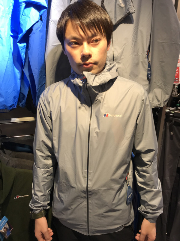 好日山荘 池袋西口店 : 最軽量クラスのレインジャケット!berghaus