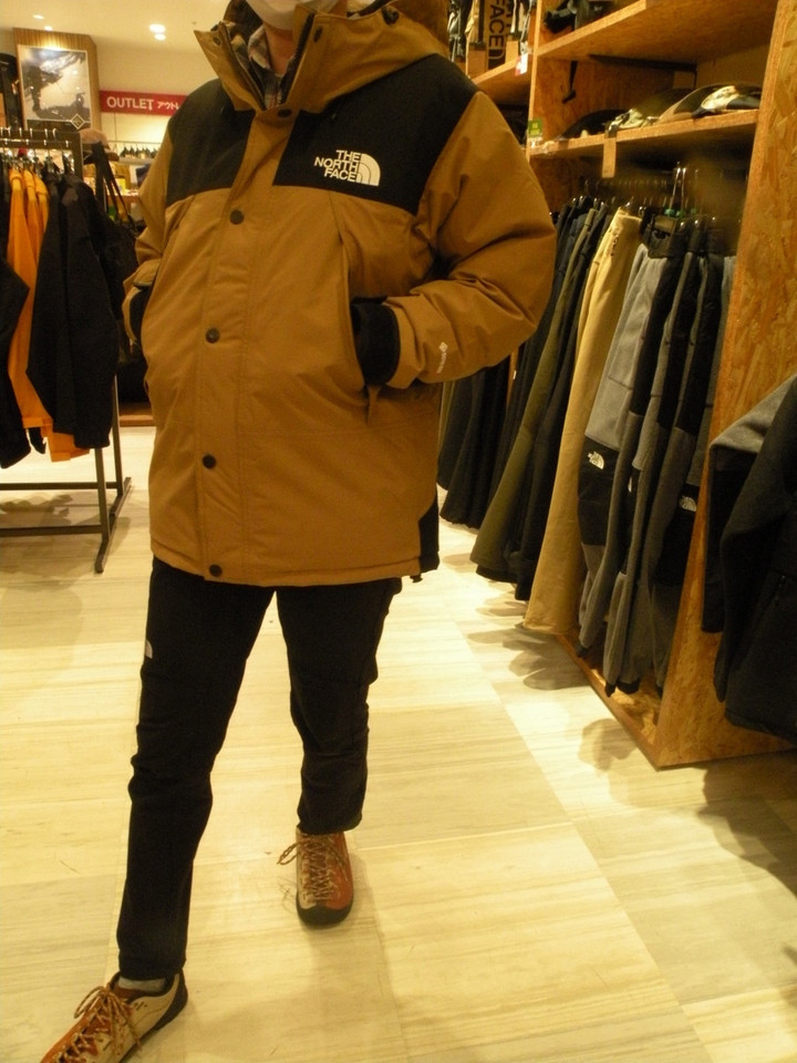 本日5%オフ最終日！！THE NORTH FACE マウンテンダウンジャケット