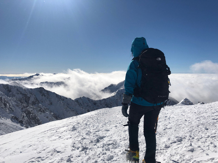 好日山荘 春日井店 : 雪山登山、ハードシェルパンツの下は何を履く？？