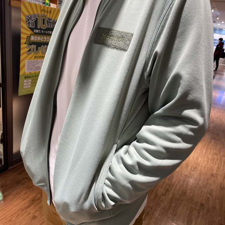 好日山荘 川崎ダイス店 : 春はカーディガン。