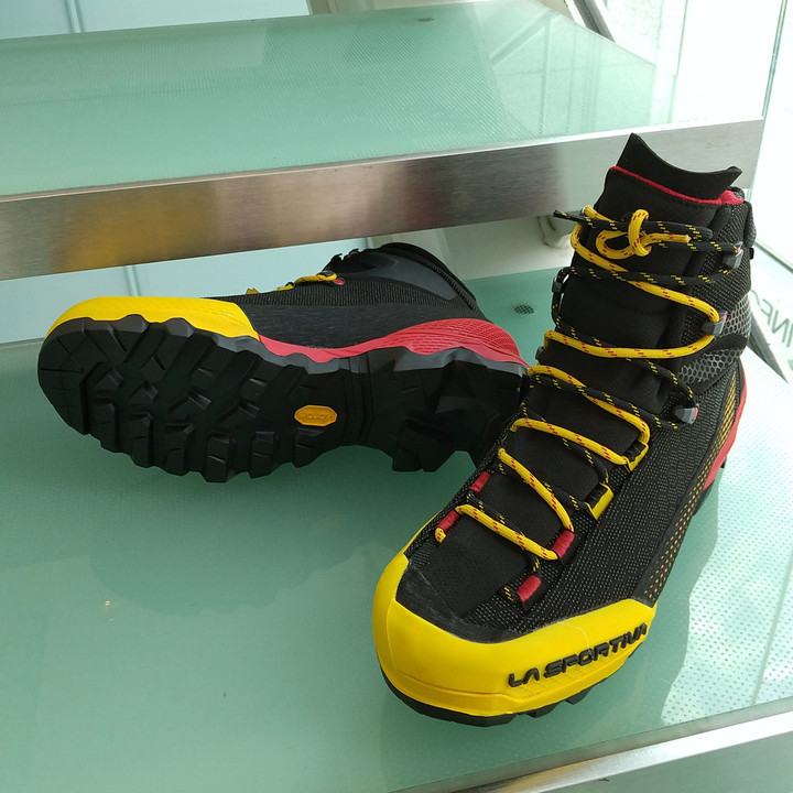 好日山荘 名古屋栄店 : 再入荷「スポルティバ エクイリビウムＳＴ ＧＴＸ」