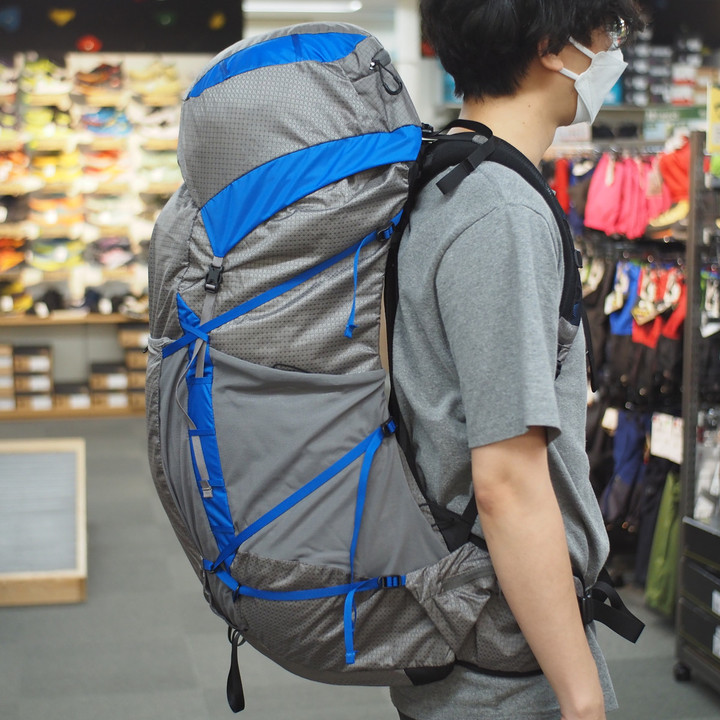 好日山荘 横浜西口店 : 55Lで本体重量1kg以下 OSPREY/EXOS PRO 55