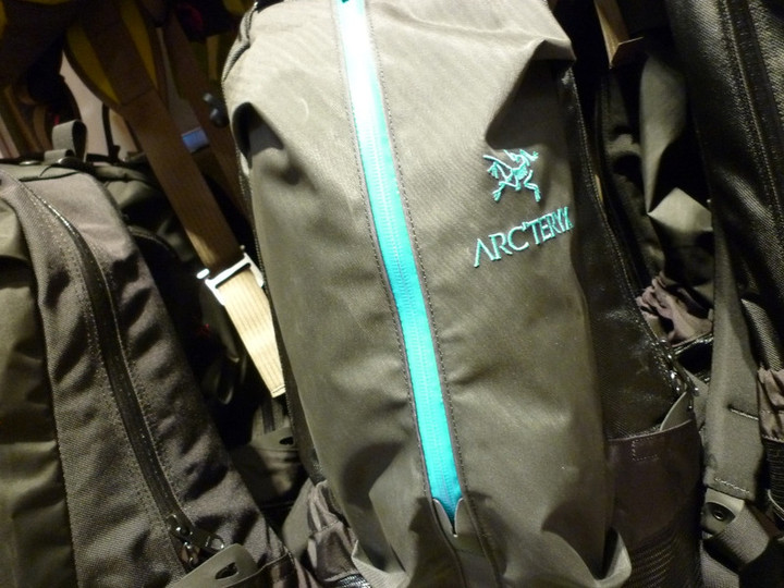 好日山荘 グランフロント大阪店 : アークテリクス アロー22入荷！！