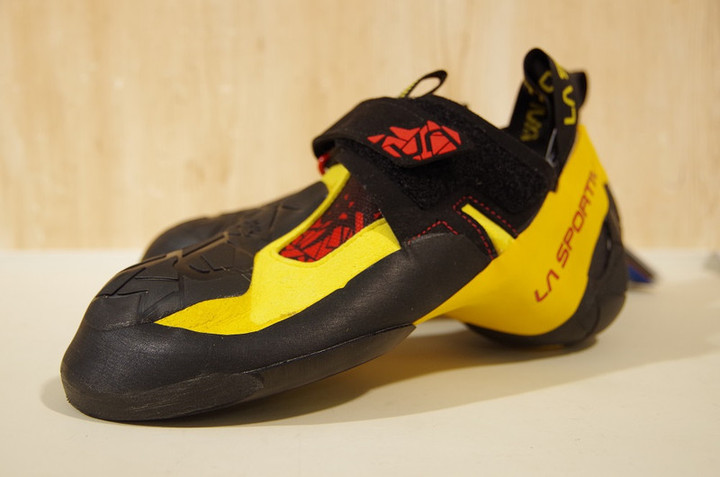 スクワマ 40 La Sportiva クライミングシューズ 黒/黄 スクワマ