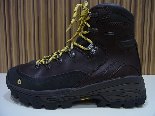 登山靴　VASQUE  登山ブーツ Amazon.co.jp: Vasque メンズ サンダウナー 防水 ハイキング