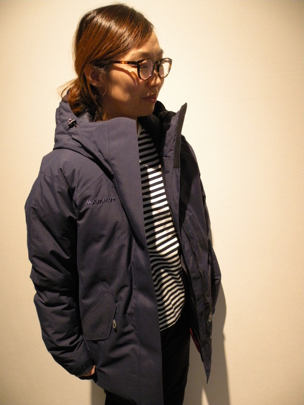 MAMMUT ブラック ダウンジャケット アジアMサイズ　女性 MAMMUT ブラック ダウンジャケット アジアMサイズ 女性 MAMMUT
