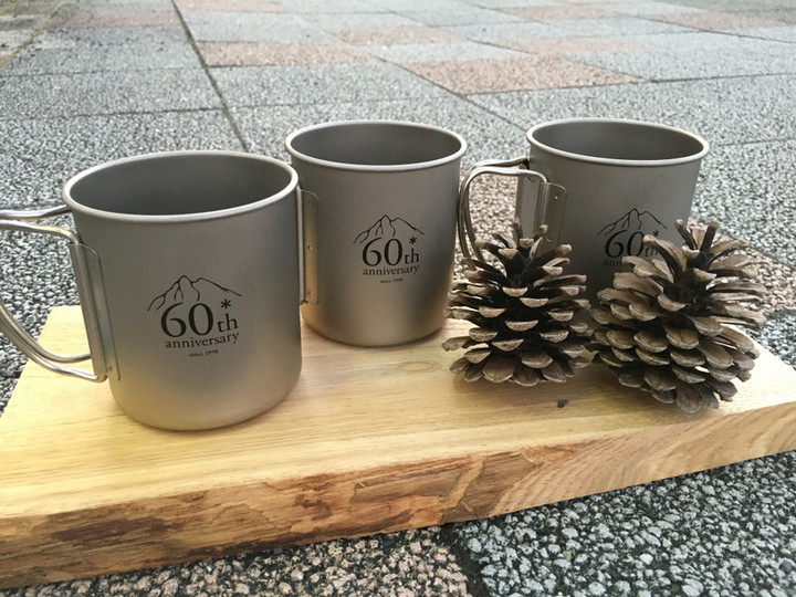 好日山荘 春日井店 : スノーピーク 60周年記念マグ入荷。 60周年記念
