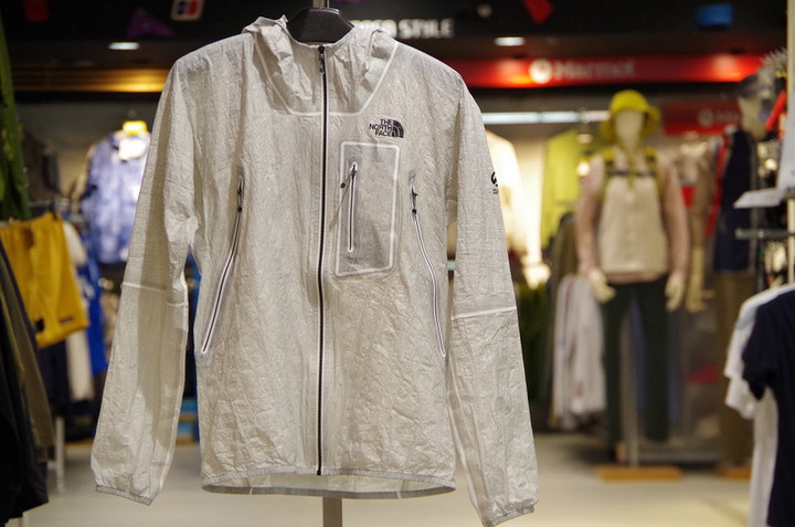 好日山荘 名古屋駅前店 : クライマーよ、最強ジャケットはこれだ！ 