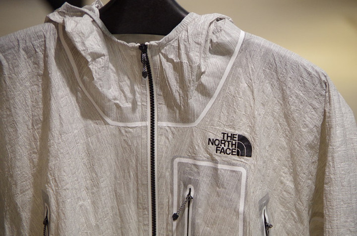 好日山荘 名古屋駅前店 : クライマーよ、最強ジャケットはこれだ！ 