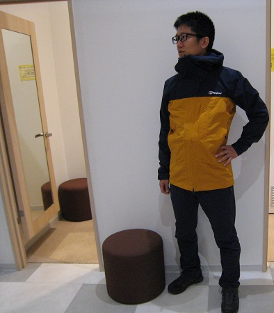 好日山荘 ららぽーとTOKYO-BAY店 : 色々な使い道アリ。防水ジャケット