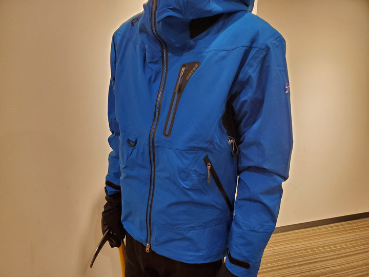 好日山荘 横浜西口店 : 人気雪山向けハードシェル finetrack エバー