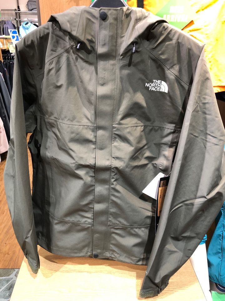 好日山荘 町田店 : ノースフェイスからフューチャーな防水ジャケット