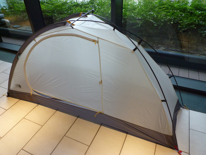 好日山荘 グランフロント大阪店 : ノースフェイスの山岳テント