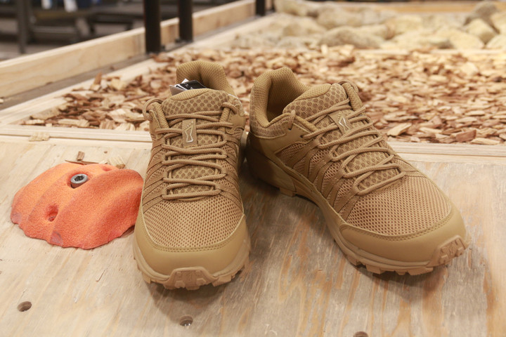 好日山荘 センタープラザ神戸本店 : INOV トレランから低山まで
