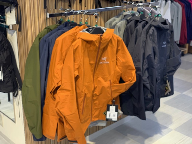 好日山荘 さいか屋藤沢店 : ARC'TERYX ザック、ウェア入荷しました。