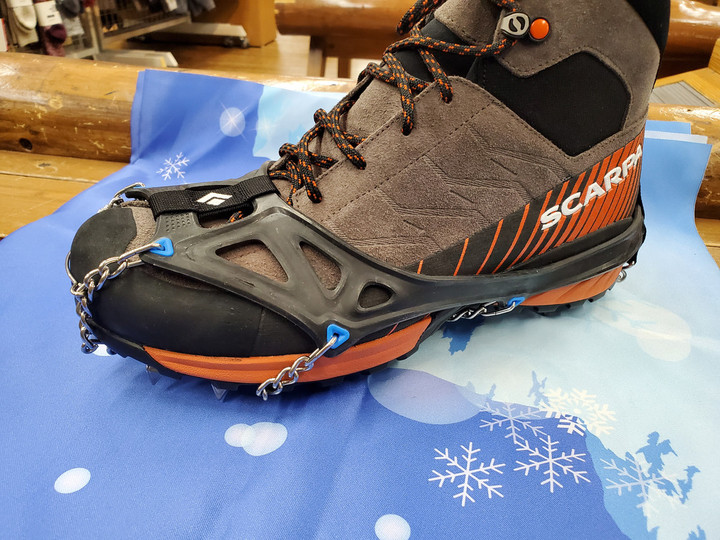 AKU 冬山用登山靴 ブラック・オレンジ くり出し