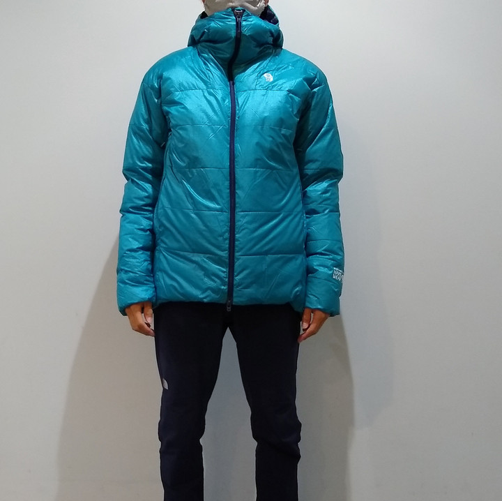 【美品✨】ブリーフィング　ダウンジャケット　切替　ロゴ　近年モデル　M ブルー THE NORTH FACE(ザノースフェイス) 胸ロゴデザイン ダブルポケット