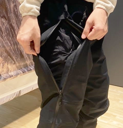 好日山荘 グランフロント大阪店 : バイレスからアルパインパンツ