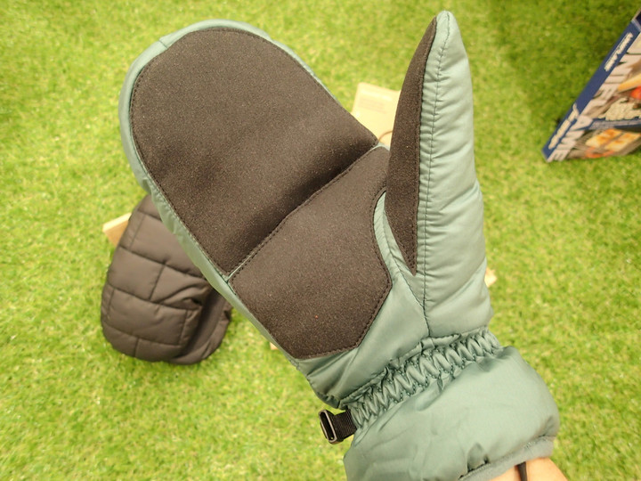 好日山荘 川崎ダイス店 : あったかミトンでぬっくぬ～く♪