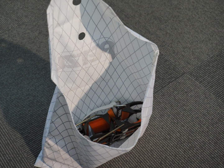  セミワンタッチアイゼン収納ケース付　10本爪女性向き Amazon | YOGOGO 10本爪 アイゼン 簡単装着 収納袋付き