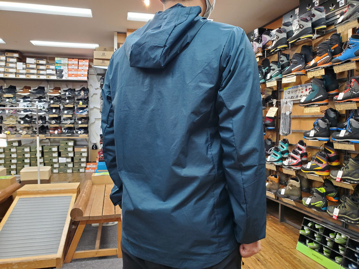 好日山荘 町田店 : 新色入荷！パタゴニア フーディーニジャケット