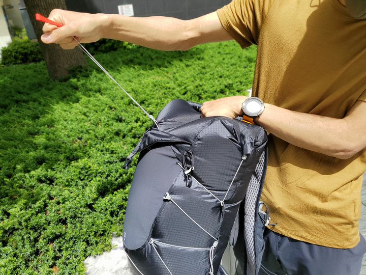 好日山荘 横浜西口店 : ハイキングも身軽に salomon / XA 35