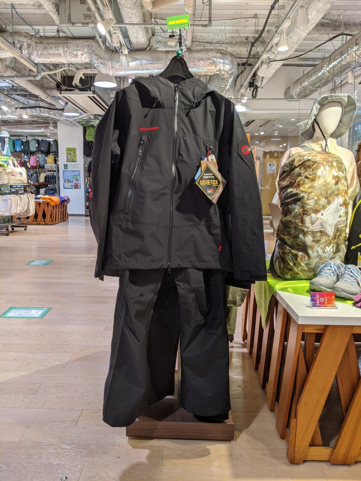 閉店】好日山荘 玉川ガーデンアイランド店 : マムートロゴ復刻