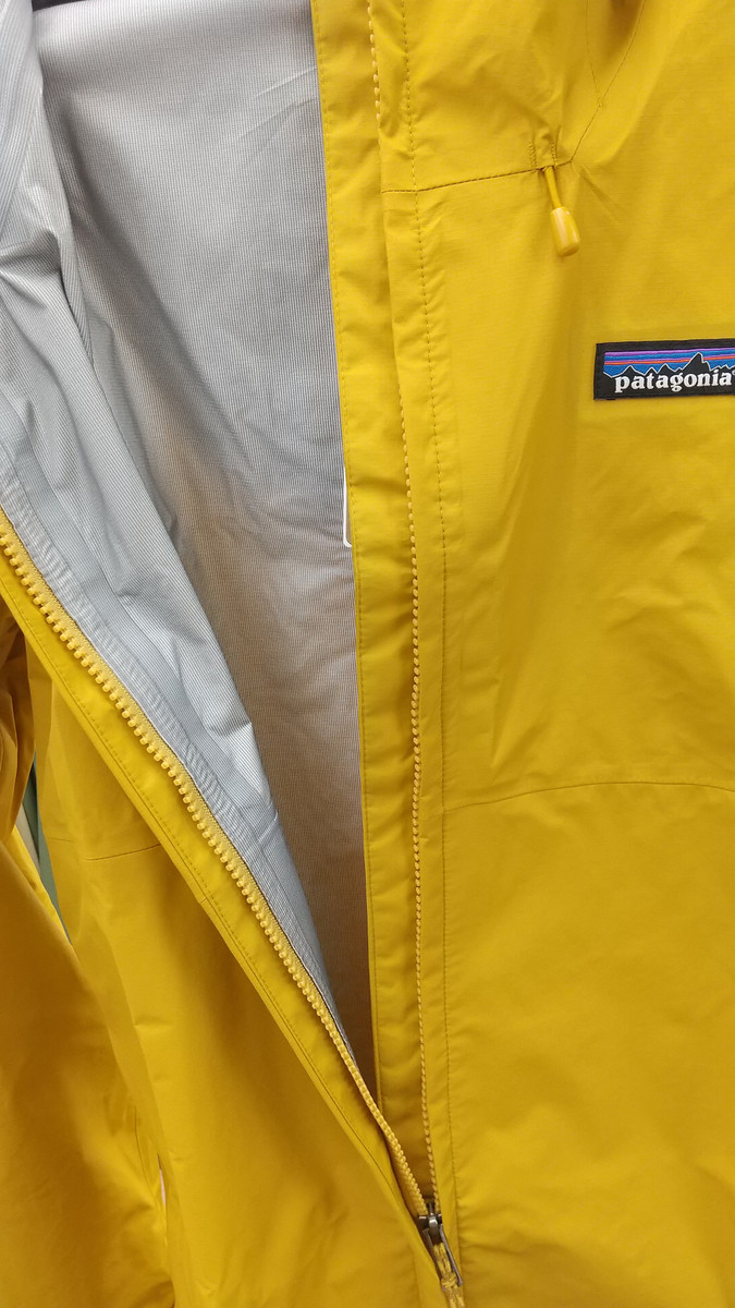 好日山荘 福井北四ツ居店 : patagonia トレントシェルジャケット