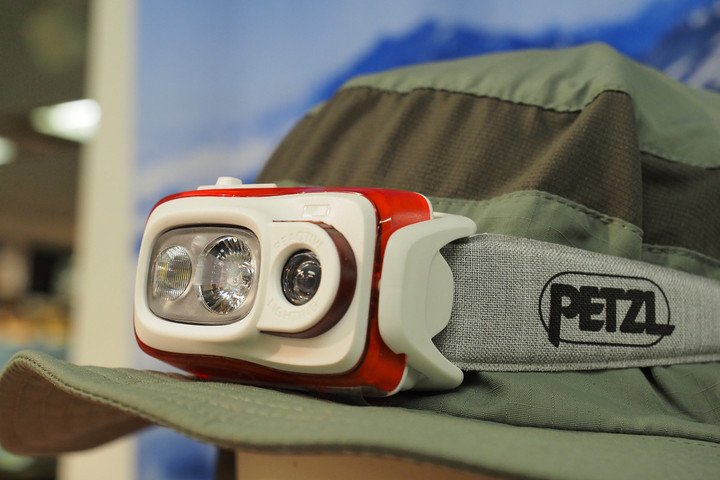 好日山荘 横浜西口店 : 【再入荷】高出力軽量ヘッドライト PETZL/SWIFT RL