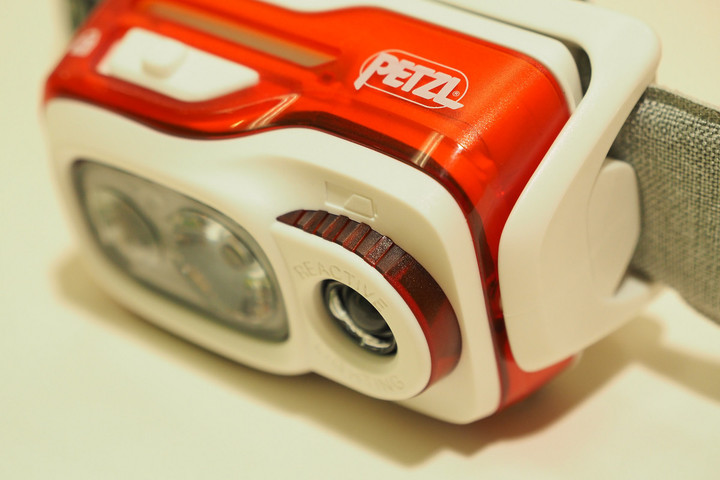 好日山荘 横浜西口店 : 【再入荷】高出力軽量ヘッドライト PETZL/SWIFT RL