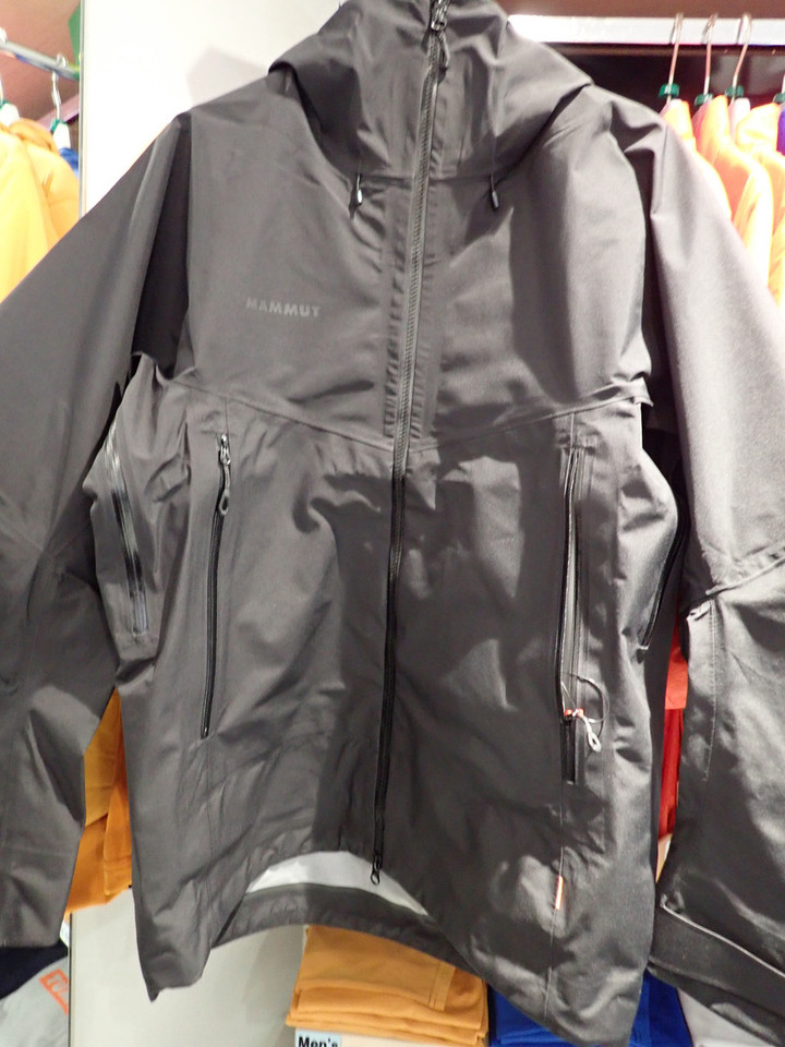 好日山荘 池袋西口店 : 【MAMMUT】Crater HS Hooded Jacket