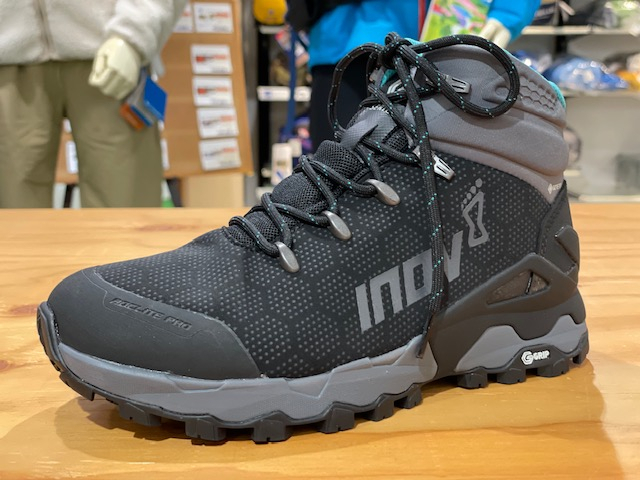 好日山荘 名古屋駅前店 : inov8のトレッキングシューズが入荷しました。