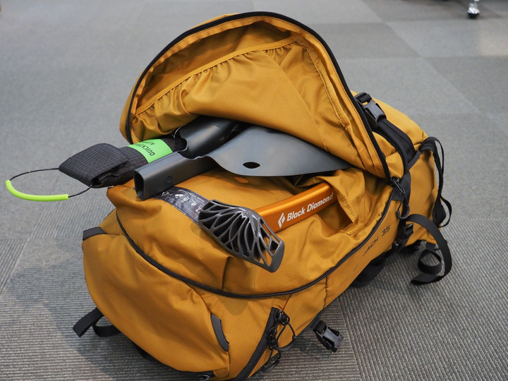 好日山荘 横浜西口店 : 雪山登山でも使い勝手の良い TNF/Chugach35