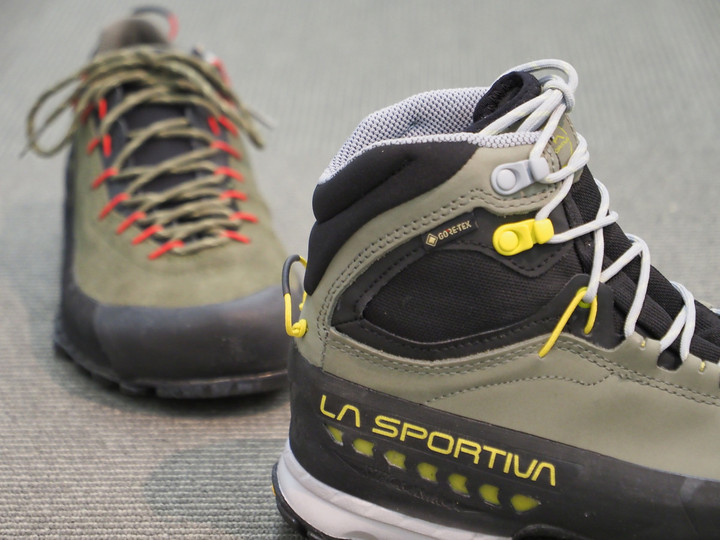 美品 La Sportiva スポルティバ TELENDOS HOODY フード（LA SPORTIVA 