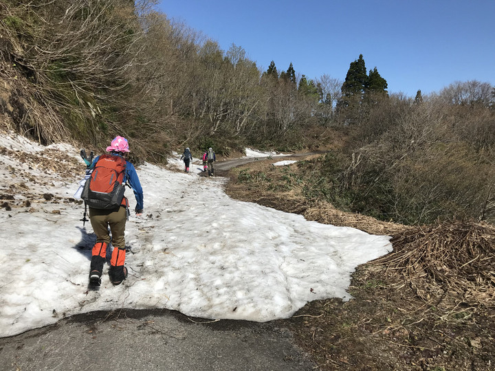 好日山荘 マリエとやま店 : ゴールデンウィークのおすすめの山『大辻山』