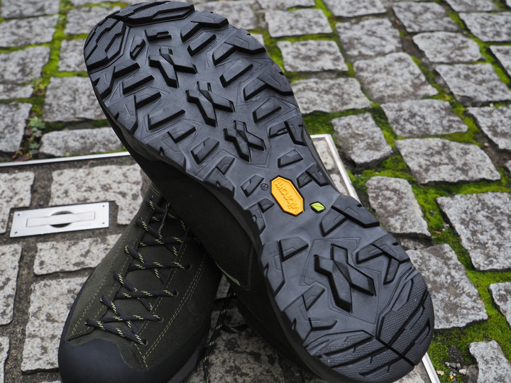 好日山荘 横浜西口店 : カジュアルルックスの軽快ブーツ SCARPA
