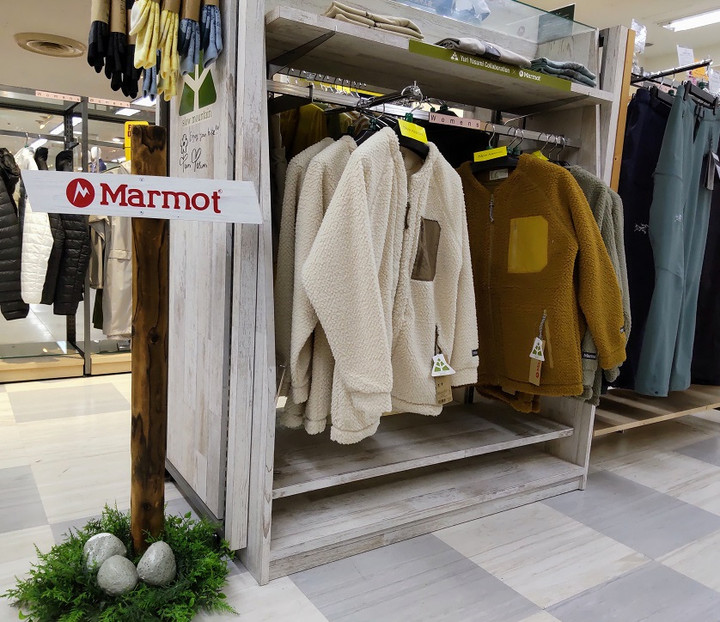 好日山荘 さいか屋藤沢店 : マーモット×四角友里コラボフリース入荷
