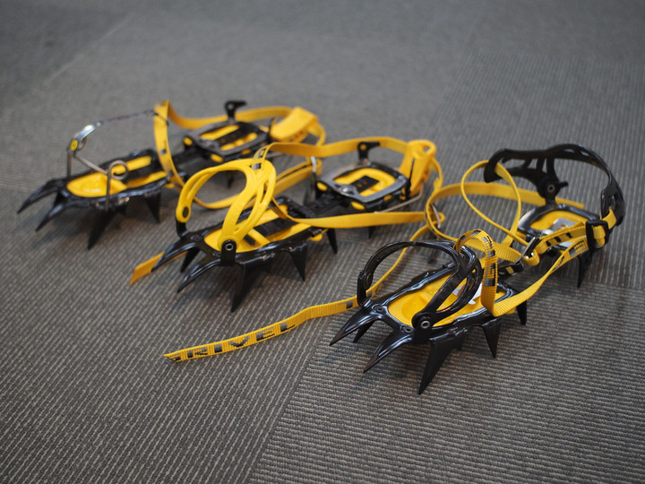 グリベル アイゼン GRIVEL (GV オーマチックナロー エアー GRIVEL(グリベル)ワンタッチ式アイゼン