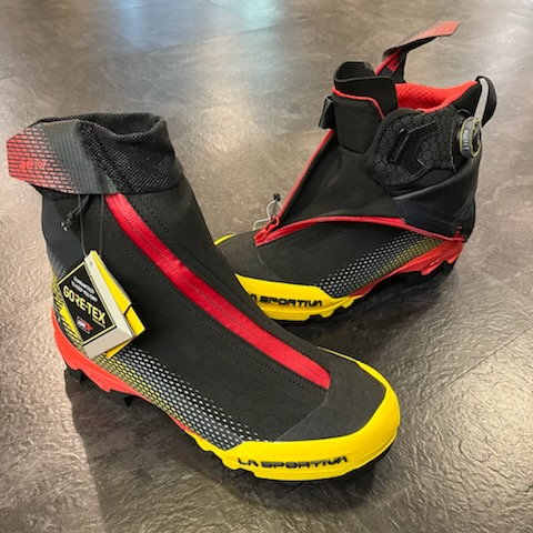 スポルティバ エクイリビウム ST GTX 広がっ サイズ42 US9 新品未使用