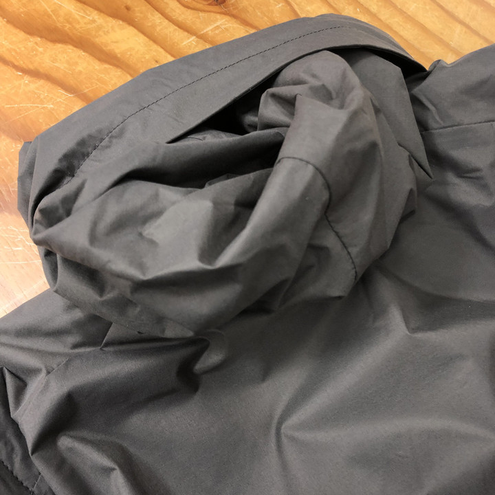 好日山荘 横浜西口店 : 多性能なプリマロフトジャケット TNF/ZI