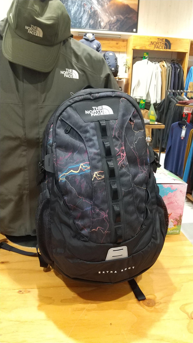 好日山荘 イオンモール東久留米店 : ノースフェイスの春バックパック♪