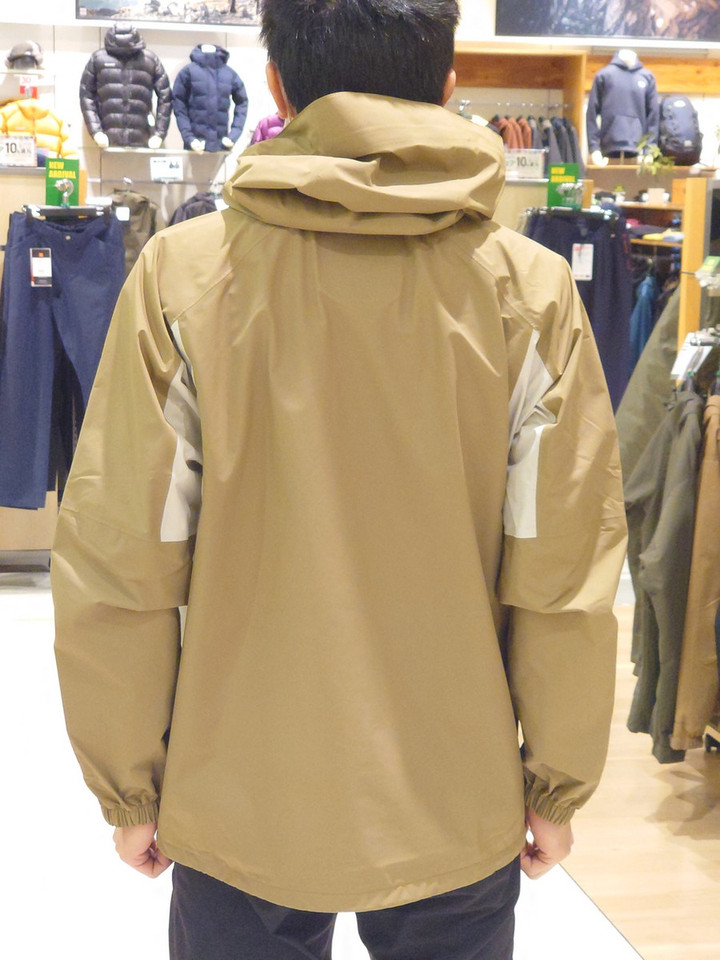 好日山荘 イオンモール東久留米店 : レインウェアなのにフードが取れる