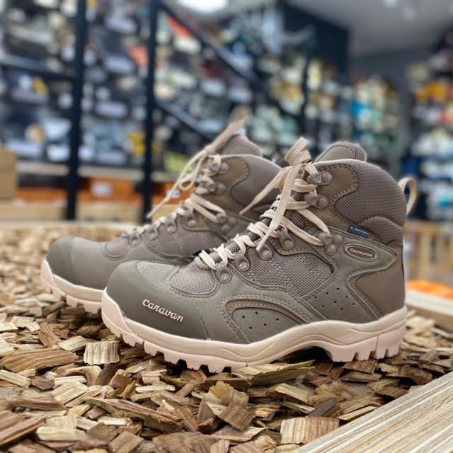 好日山荘 センタープラザ神戸本店 : キャラバンシューズからNEW