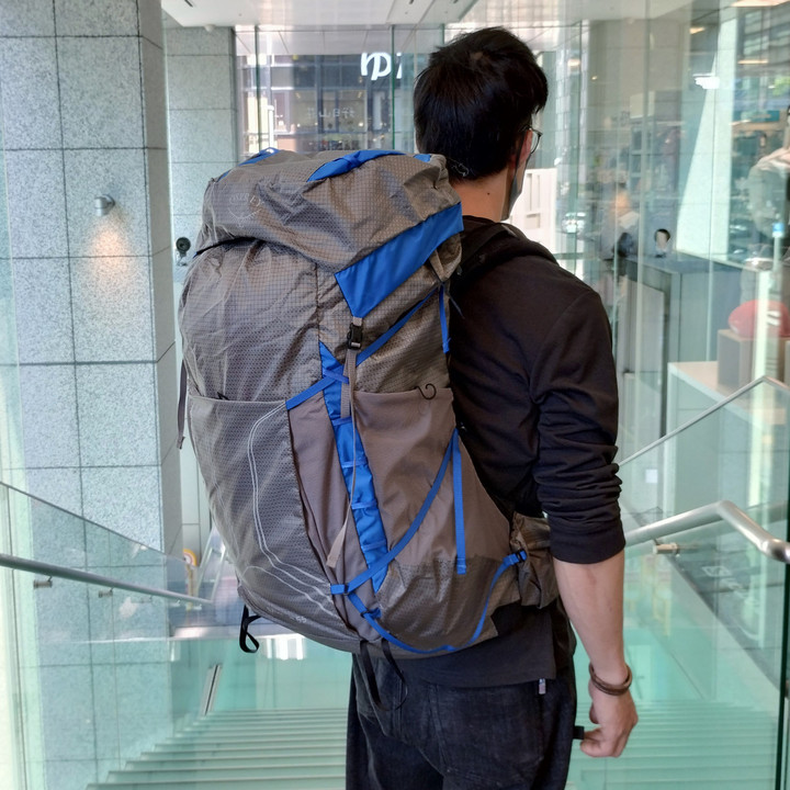 好日山荘 名古屋栄店 : オスプレーの軽量大型バックパック