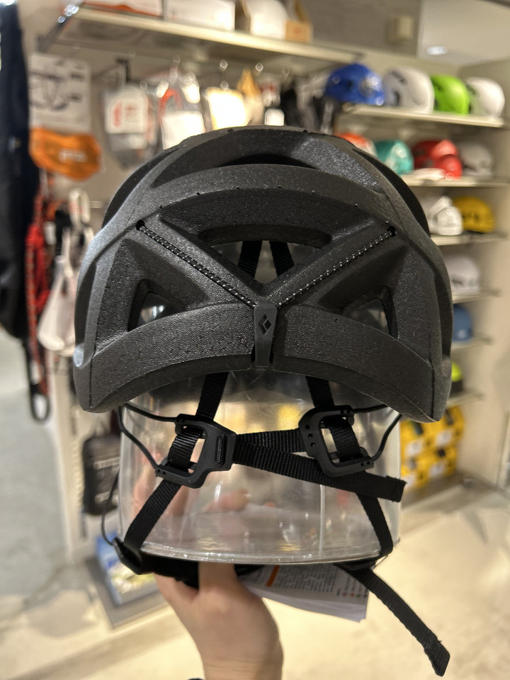 好日山荘 名古屋駅前店 : 新しくなった超軽量ヘルメット入荷