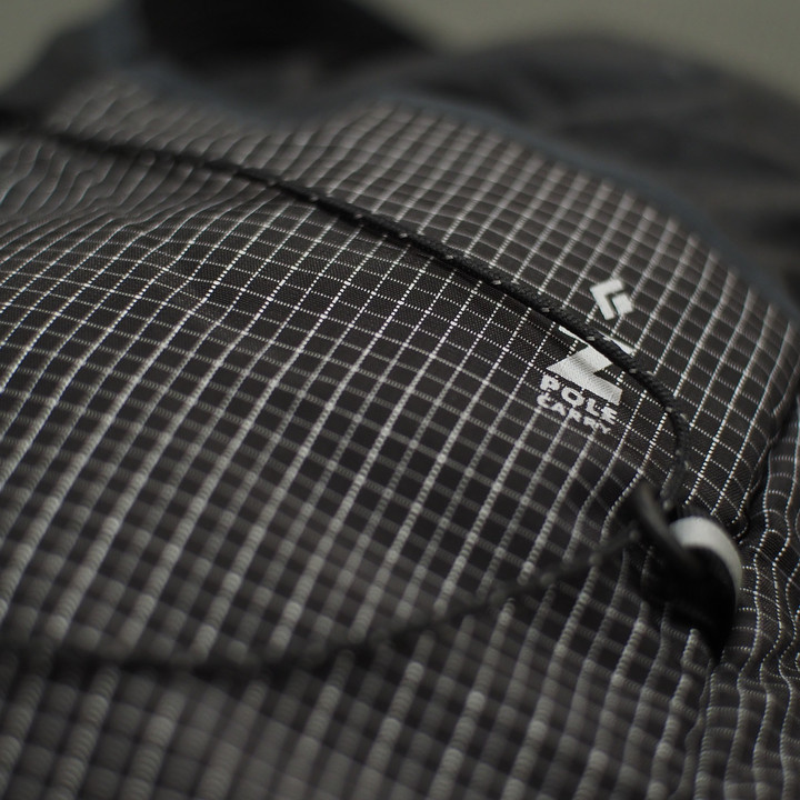 好日山荘 横浜西口店 : マルチに使えて走れる BlackDiamond/DISTANCE 22