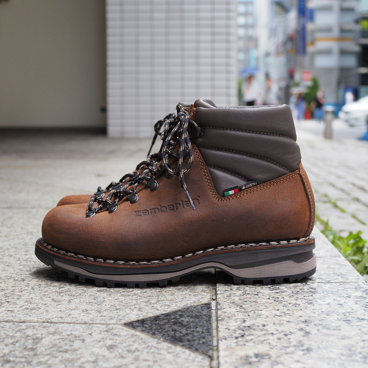 好日山荘 横浜西口店 : ノルウィージャン製法のレザーブーツ zamberlan  