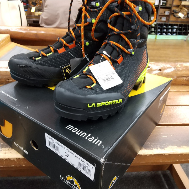 新しい靴　＃6487　★リヤドロ　スペイン　光沢仕上げ　絶版　箱付き Yahoo!オークション - 新しい靴 ＃6487 リヤドロ スペイン 光沢