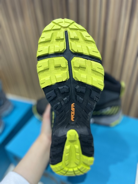 ・PALM TOP WALKER レッソル・シルバス セット マドックス PRO GT MID WXL・L311621（トレッキング） LOWA